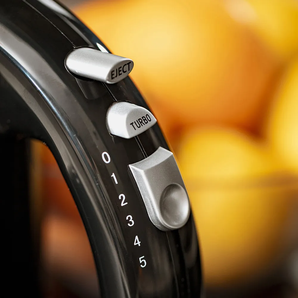 Batidora De Mano 800w Negra 5 Velocidades Botones Turbo Y Expulsion Acero Inox.