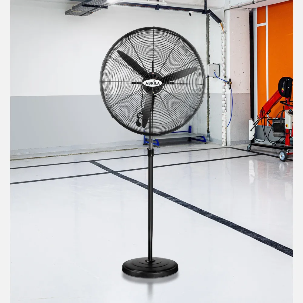 Ventilador De Pie Indust.tormenta Negro 3velocidades 280w 3aspas Fijo Y Rotatorio Regx81x81 Cm